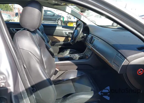 2010 Jaguar Xf Xfr from USA, damaged, VIN SAJWA0JC7AMR54322